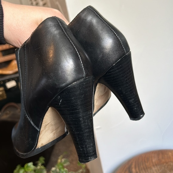 TAHARI Black Genuine Leather High Heel Booties - Picture 9 of 12